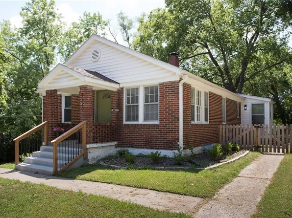 4820 Goodman St, Overland Park, KS 66203