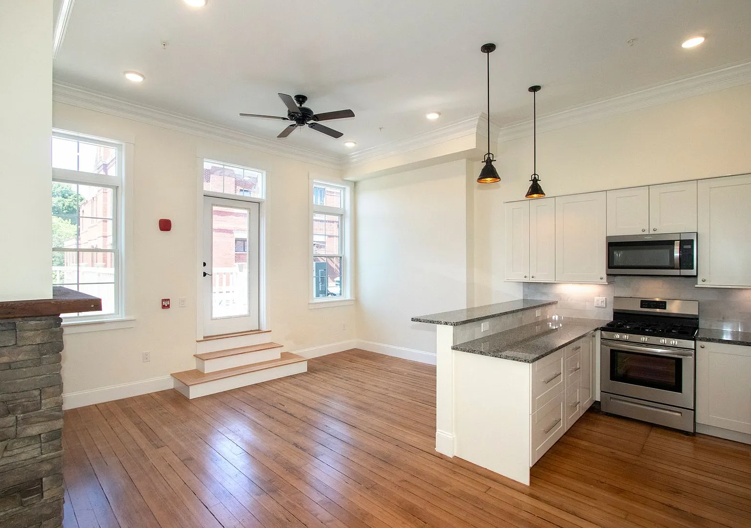 440 Central Ave — Photo 1