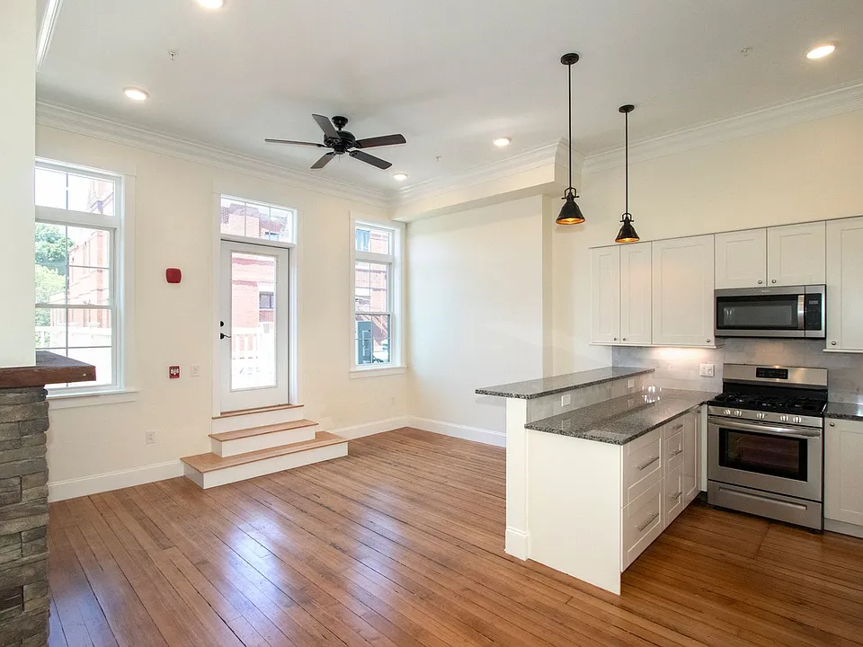 440 Central Ave