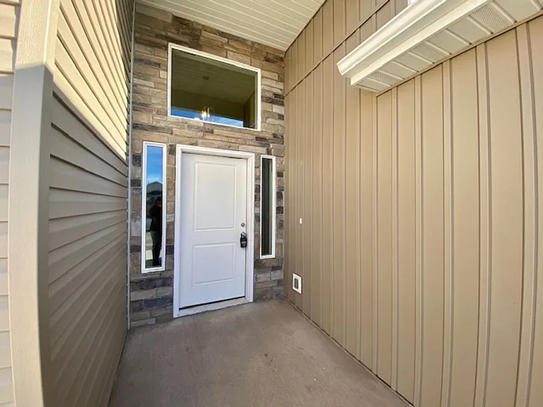 939 S 25 W — Photo 2