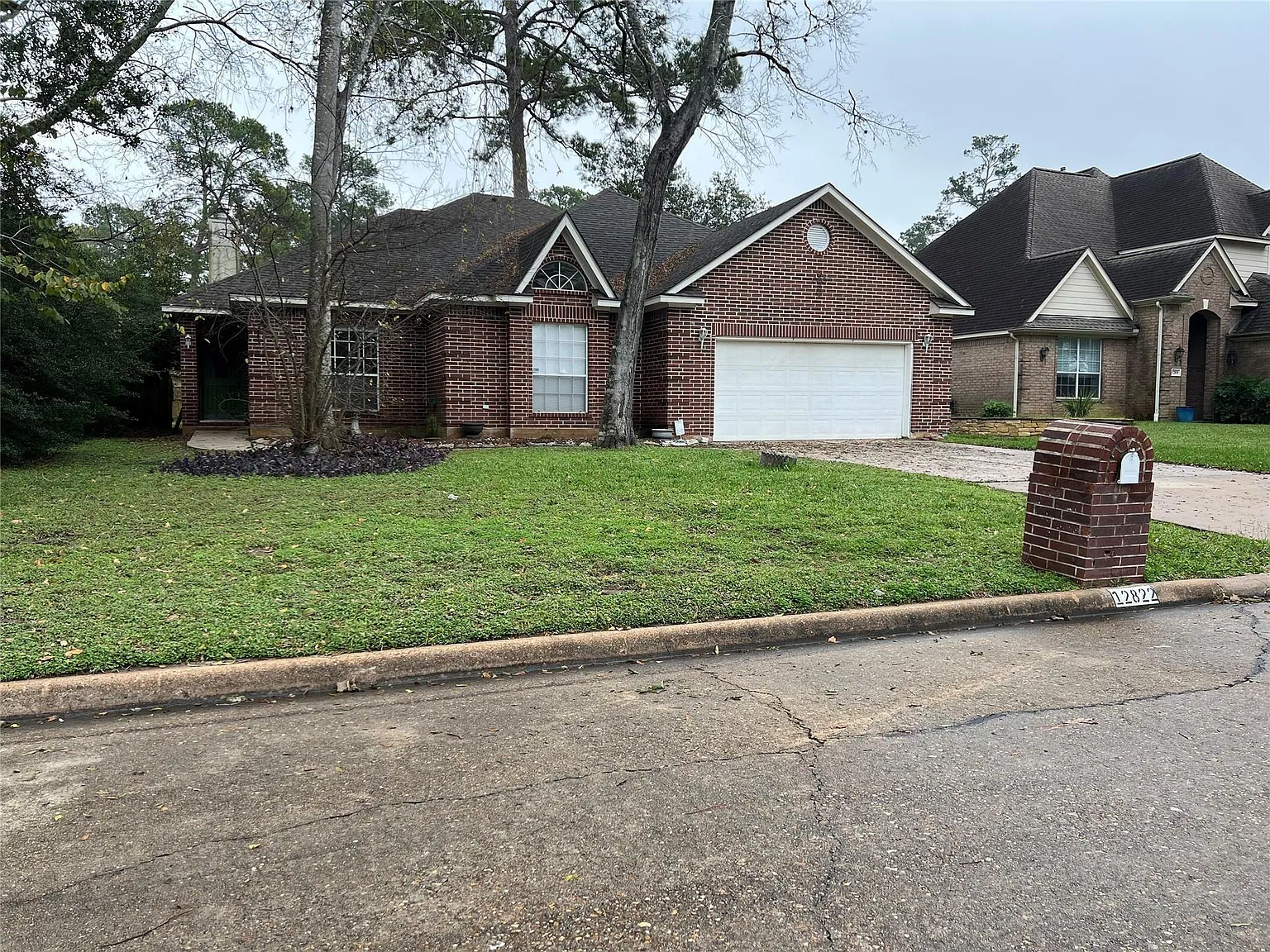 3 bed, 2.0 bath, 2045 sqft, $2,300 — Photo 1