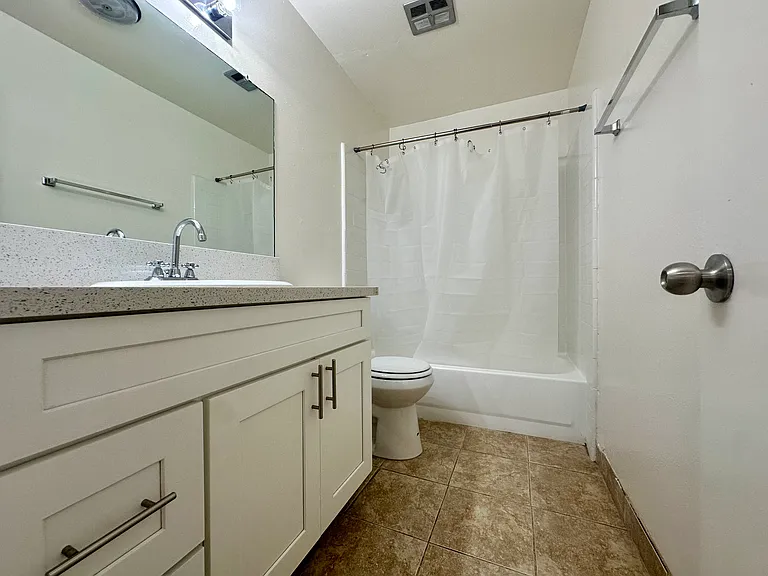 4141 Rosecrans Ave — Photo 14