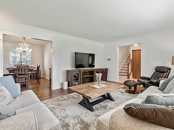 5th image of 544 S Willingdon Blvd SE