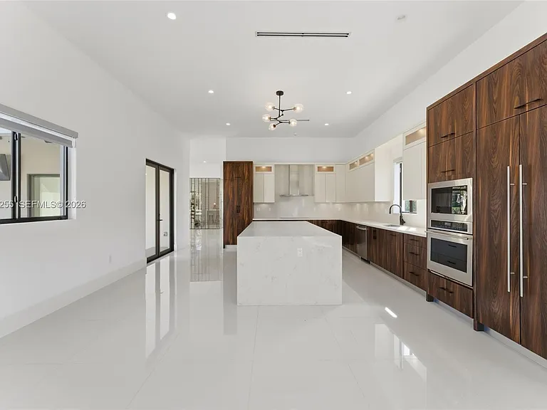 10005 SW 66th St — Photo 16
