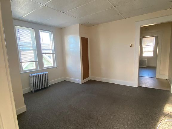 5th image of 32 Harding Ave Floor 3