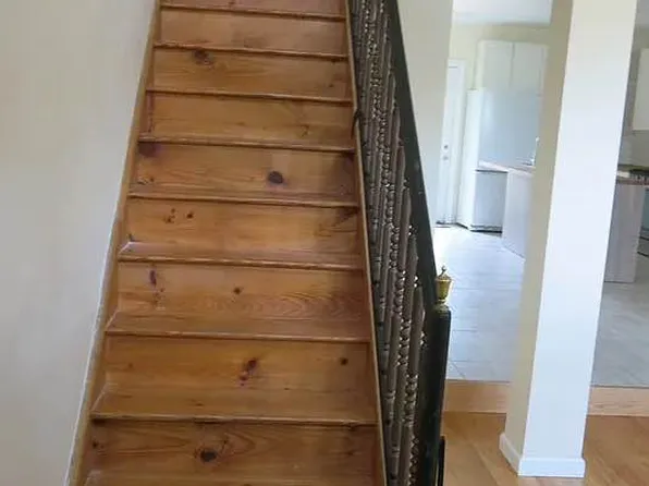 298 Van Brunt Street image 7 of 11