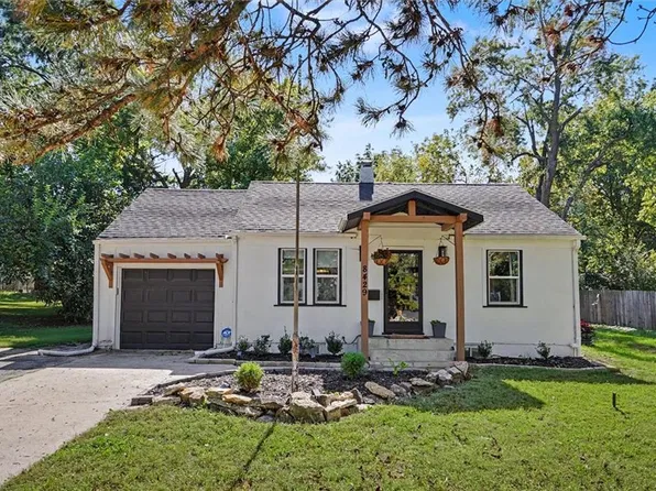 8429 W 54th Ter, Overland Park, KS 66202