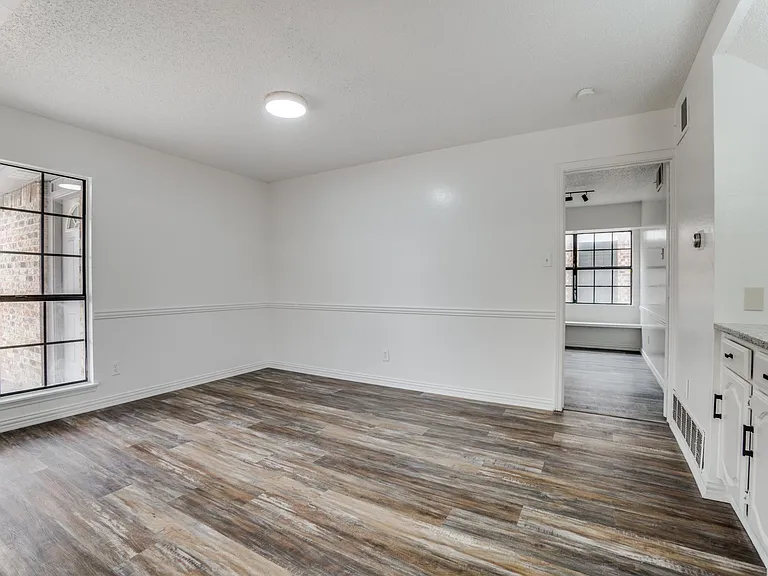 434 Wellington Dr — Photo 14