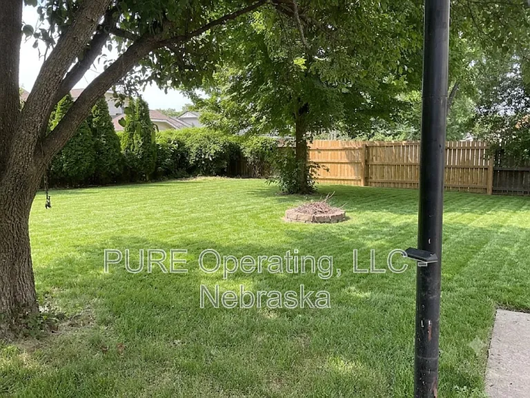 5018 S 163rd St — Photo 13
