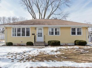 400 30th St NW, Cedar Rapids, IA 52405