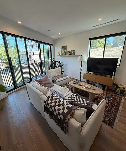 966 Sanborn Ave #B — Photo 11