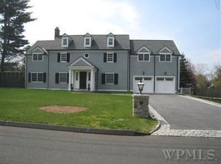 12 Sleepy Hollow Rd, Rye Brook, NY 10573