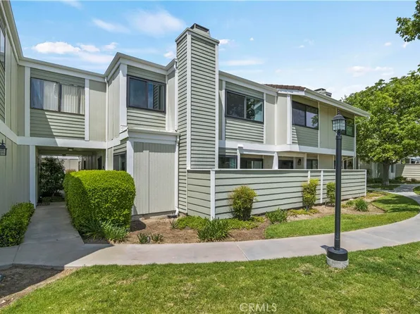 27063 Crossglade Ave Unit 4, Santa Clarita, CA 91351