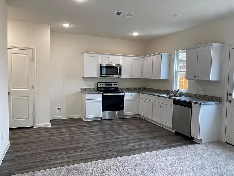 6220 Old Bridge Way — Photo 6