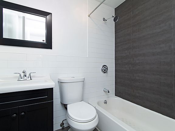 4th image of 457 W 17th St #18
