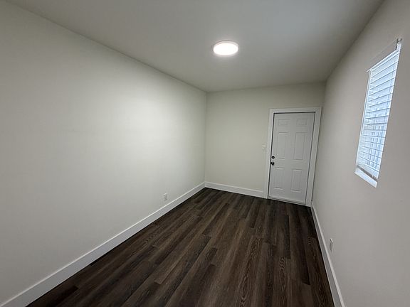 5th image of 110 NE Monroe Cir N #4