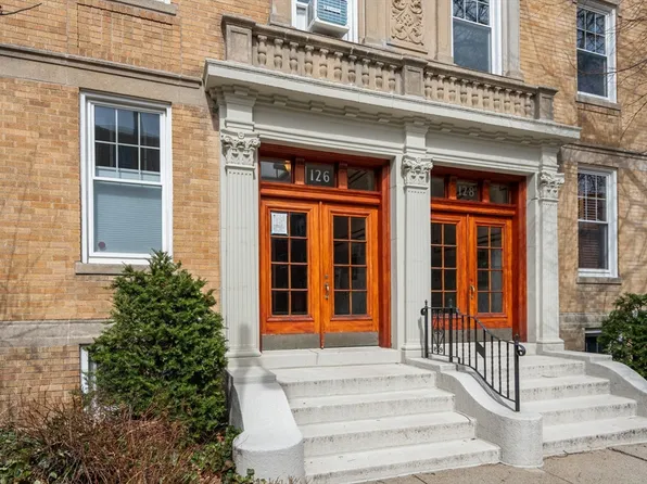126 Sewall Ave #B, Brookline, MA 02446