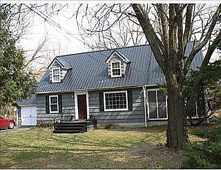 2nd image of 2463 Valley Dr