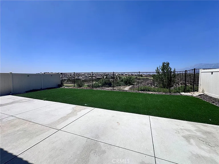 35282 Price St — Photo 10