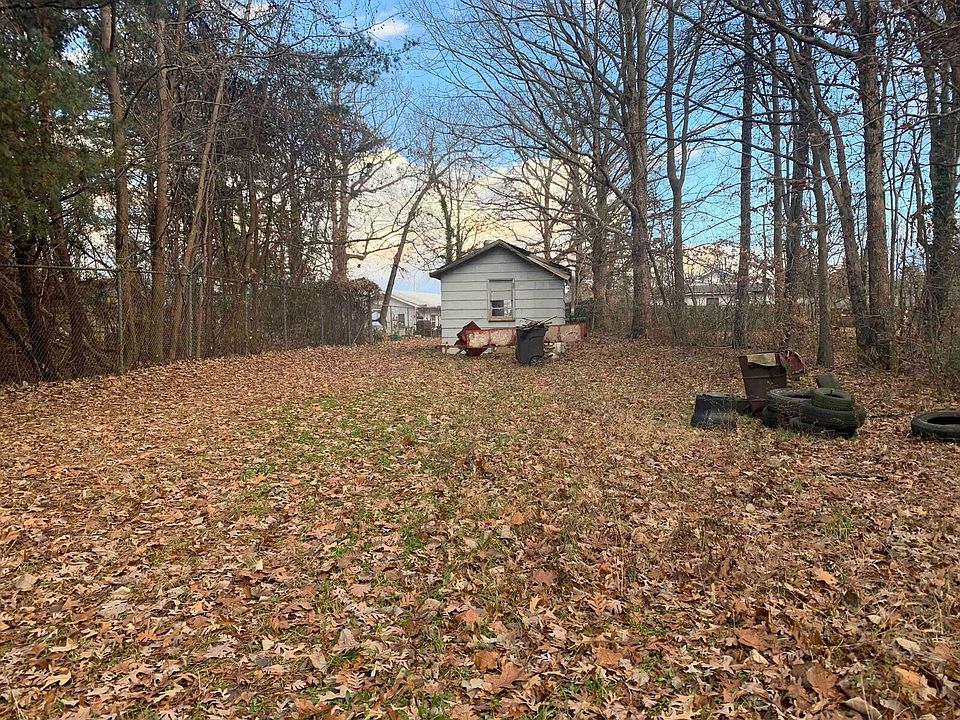 2nd image of 704 Hickory Chapel Rd