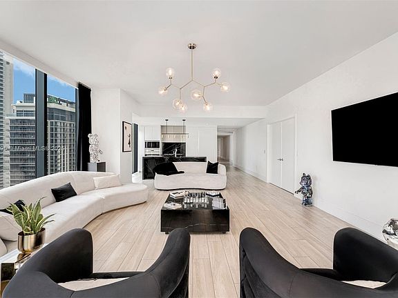 5th image of 788 NE 23rd St Unit 2301