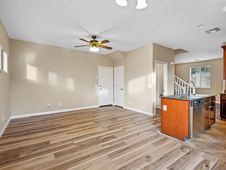 4311 E Carla Vista Dr — Photo 10