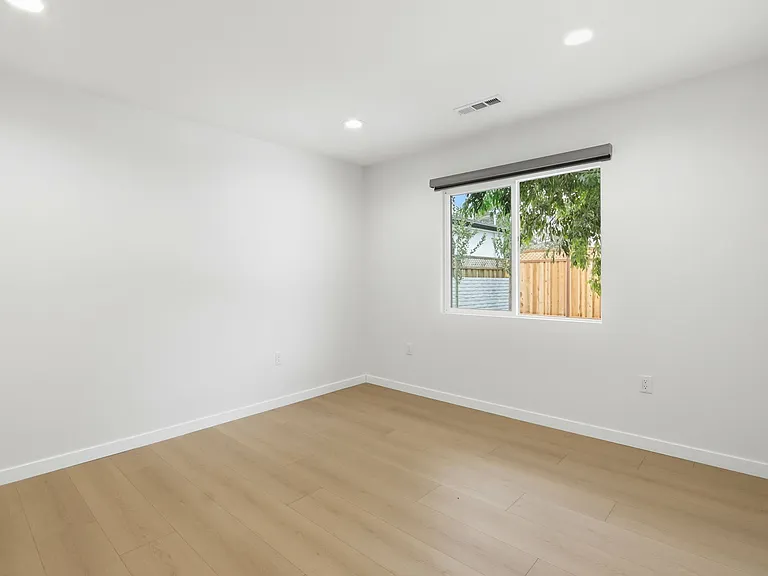 12548 Paseo Flores — Photo 30