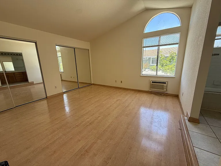 581 Hellyer Ave — Photo 6