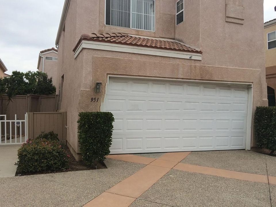 1st image of 951 Caminito Estrella
