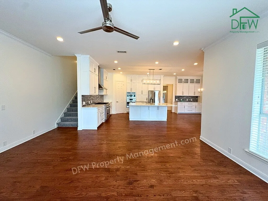 5 bed, 6.0 bath, 4865 sqft, $7,995 — Photo 4