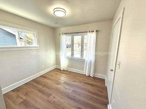 5th image of 270 E Coatsville Ave