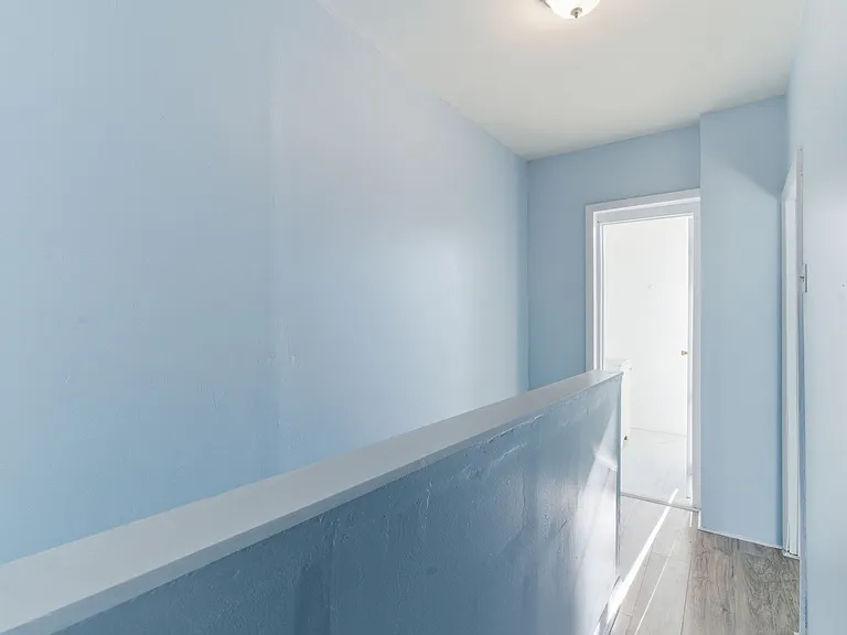 2236 W Firth St — Photo 15