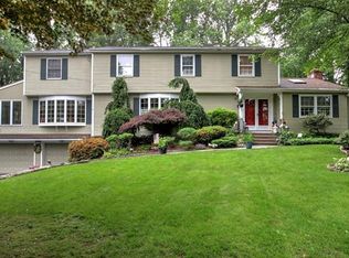 16 Lily Cir, Trumbull, CT 06611