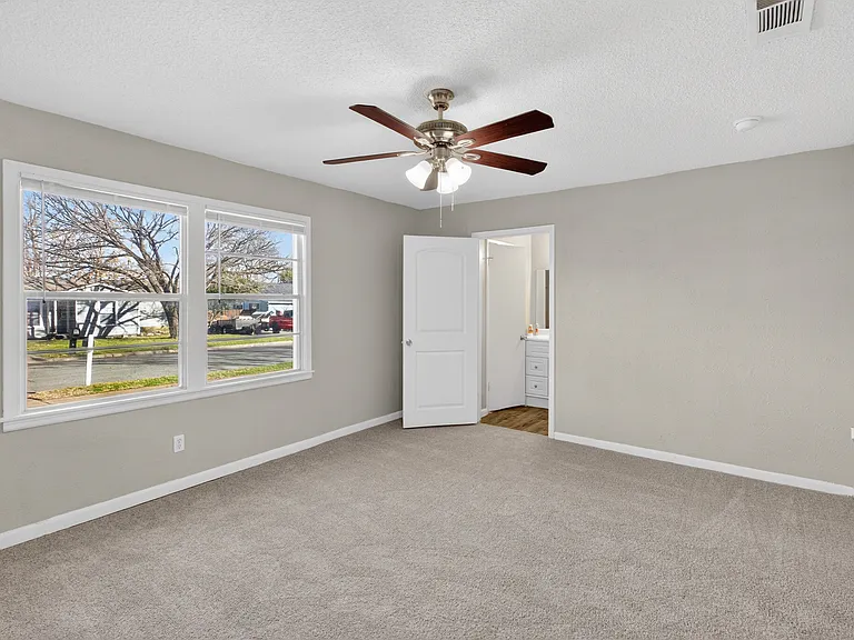 701 Harrison Ln — Photo 22