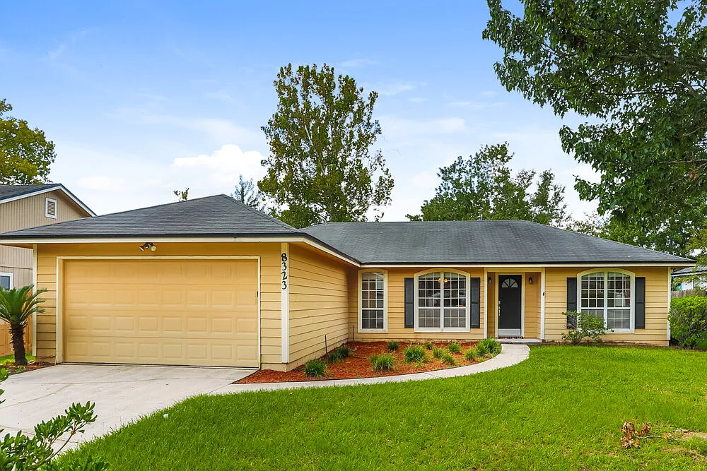 3 bed, 2.0 bath, 1606 sqft, $1,910 — Photo 1