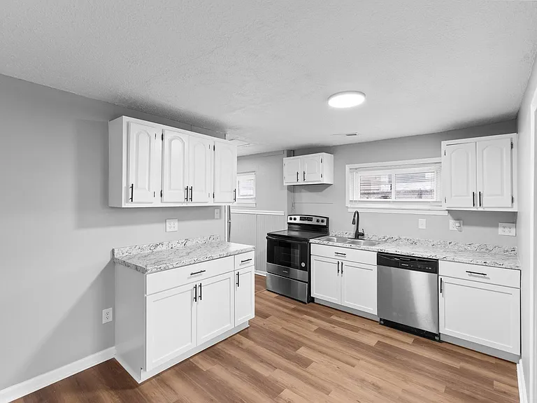 2707 Woodland Ave — Photo 9