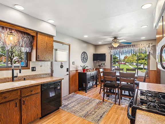 3rd image of 4245 W Termunde Dr