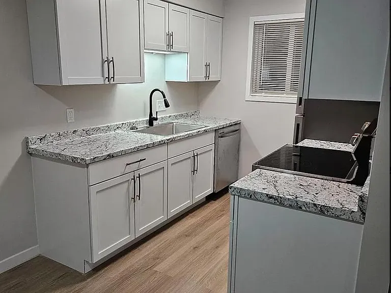 204 Grand Manor Dr — Photo 3