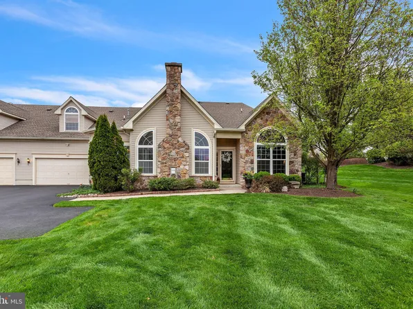 109 Shady Brook Dr #8, Langhorne, PA 19047