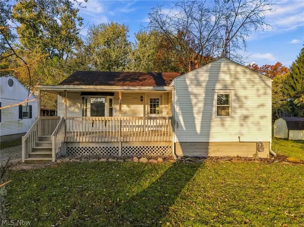 1064 Ridgefield Ave, Alliance, OH 44601