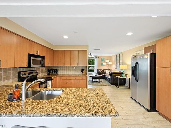 5th image of 27 Maui Cir #27