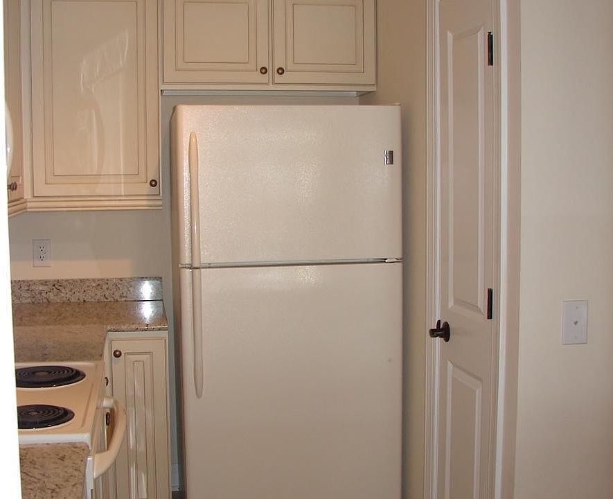 2nd image of 33 Calhoun St APT 113