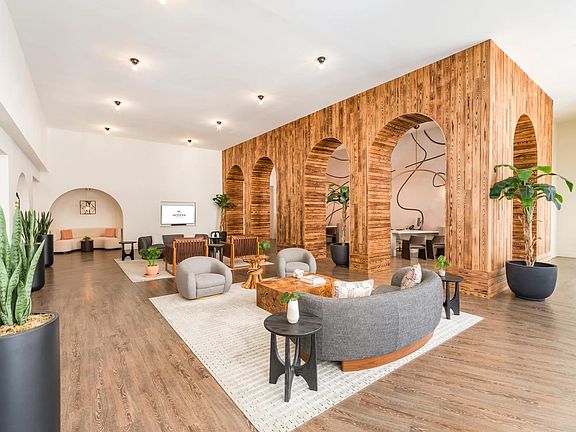 Discover artful living at Modera St. Petersburg with top-tier amenities and endless possibilities.