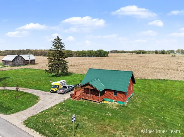8038 N Greenville Rd, Lakeview, MI 48850