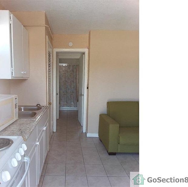 1st image of 320 NE 11th Ave