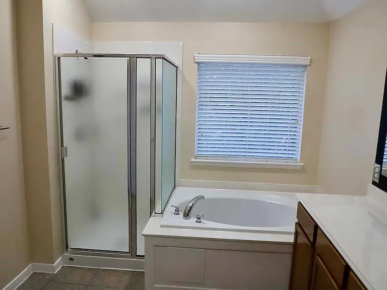 7407 Saxon Hill Ln — Photo 6