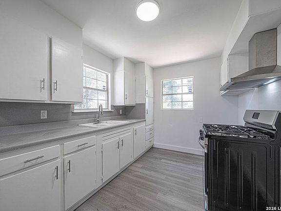 4th image of 307 GAYLE AVE
