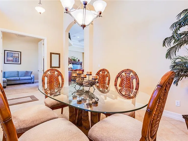 7747 Cottesmore Dr — Photo 8