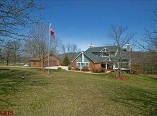 5148 Walnut Grove Dr, Villa Ridge, MO 63089