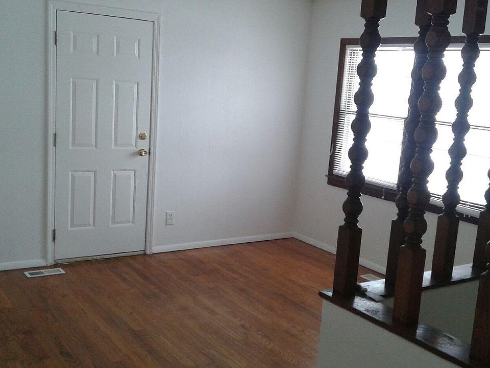 2nd image of 1518 N Seminole Dr